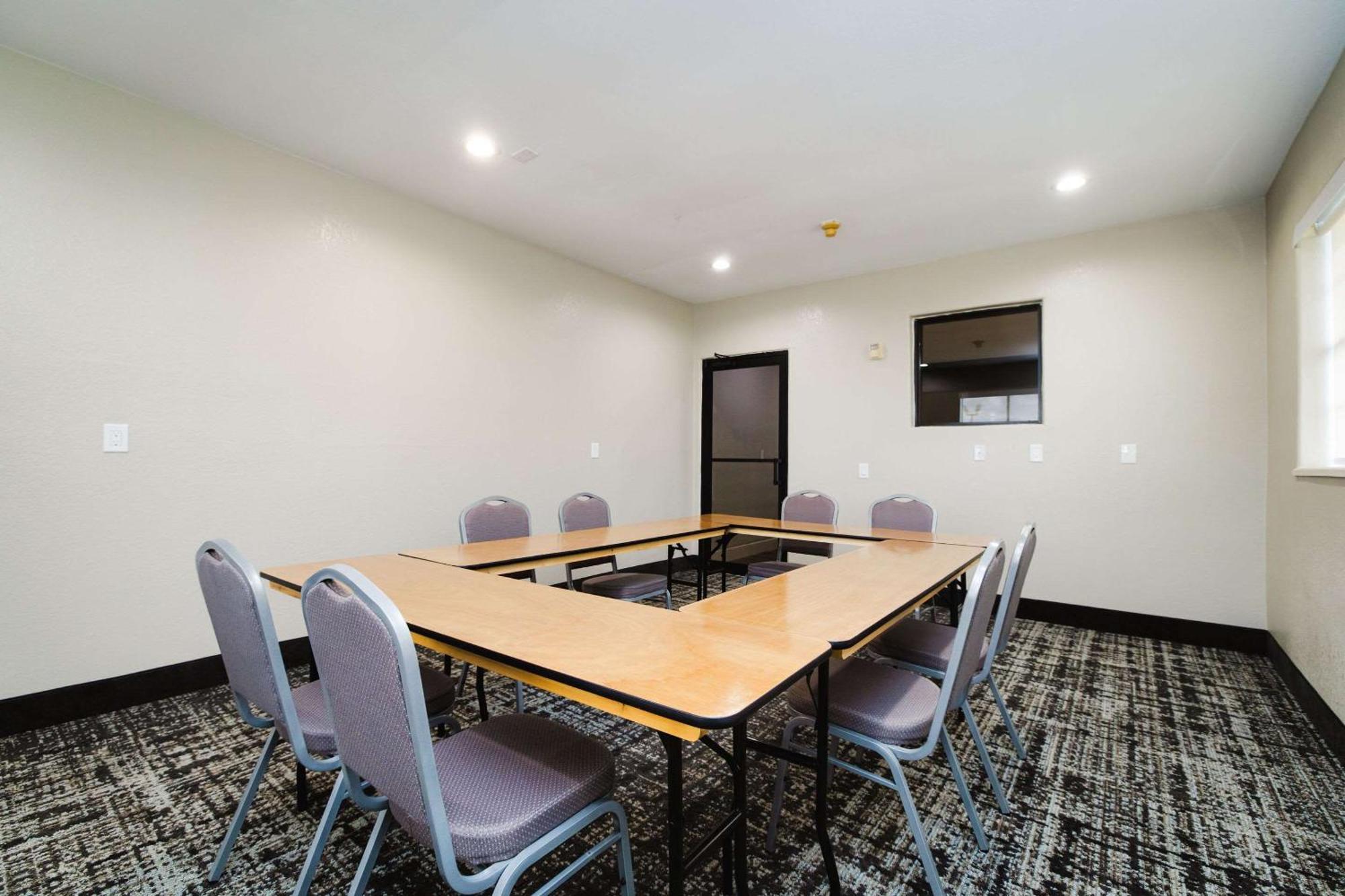 Quality Suites Houston Hobby Airport Экстерьер фото