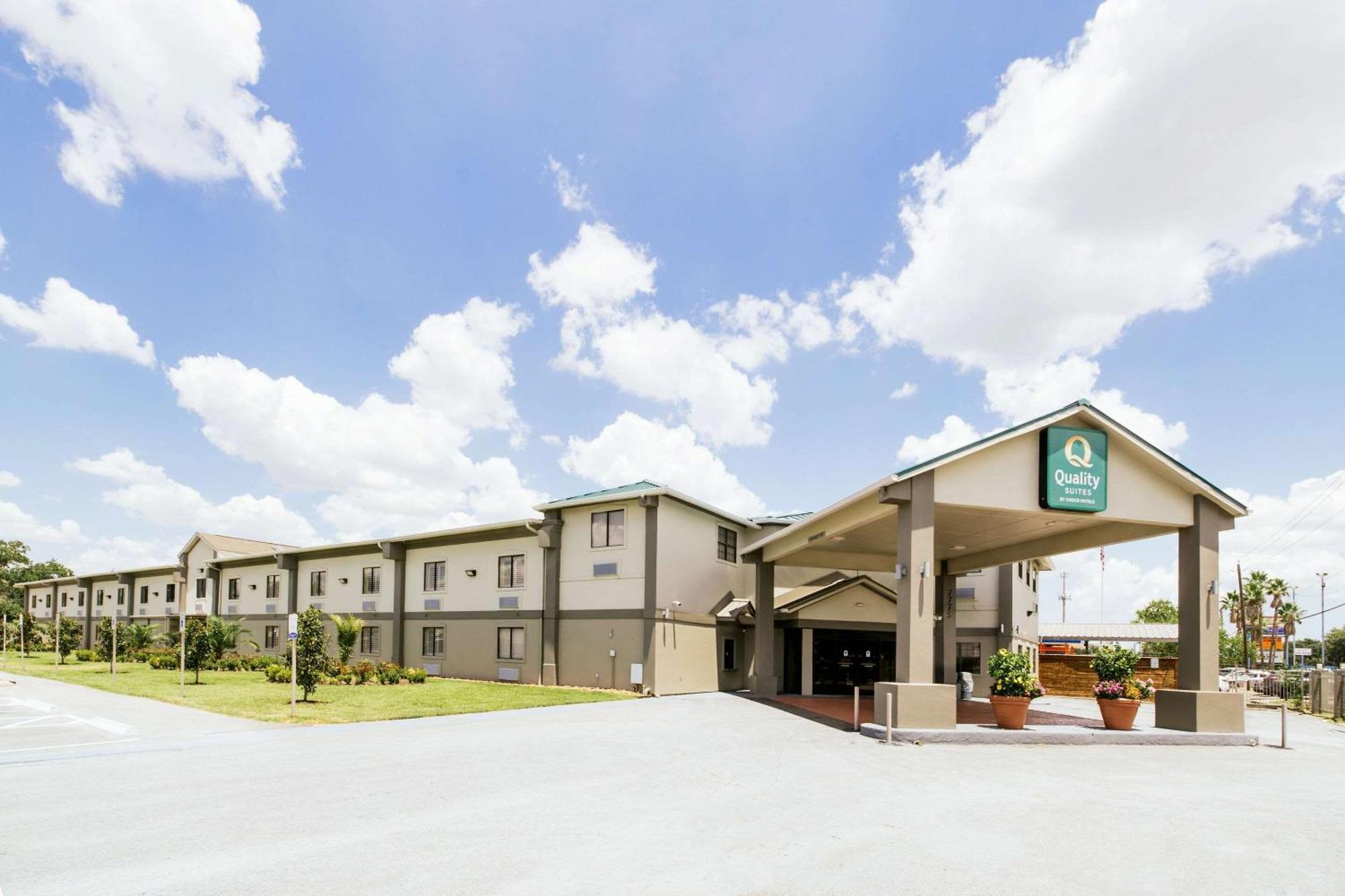 Quality Suites Houston Hobby Airport Экстерьер фото