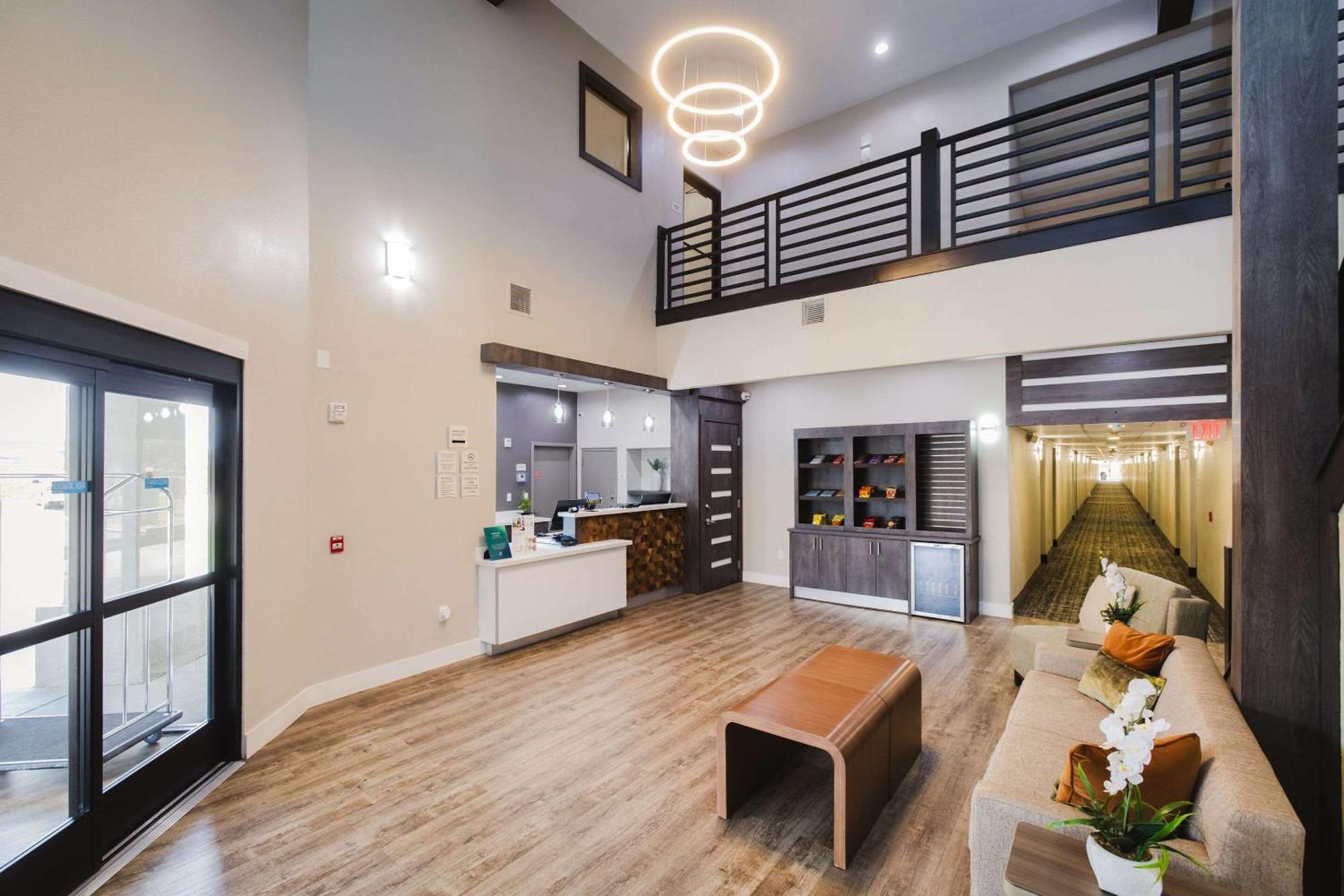 Quality Suites Houston Hobby Airport Экстерьер фото