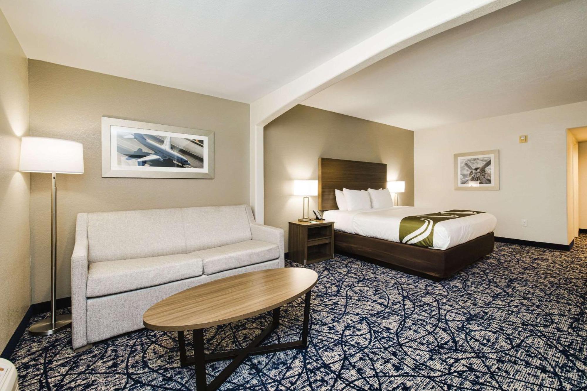 Quality Suites Houston Hobby Airport Экстерьер фото