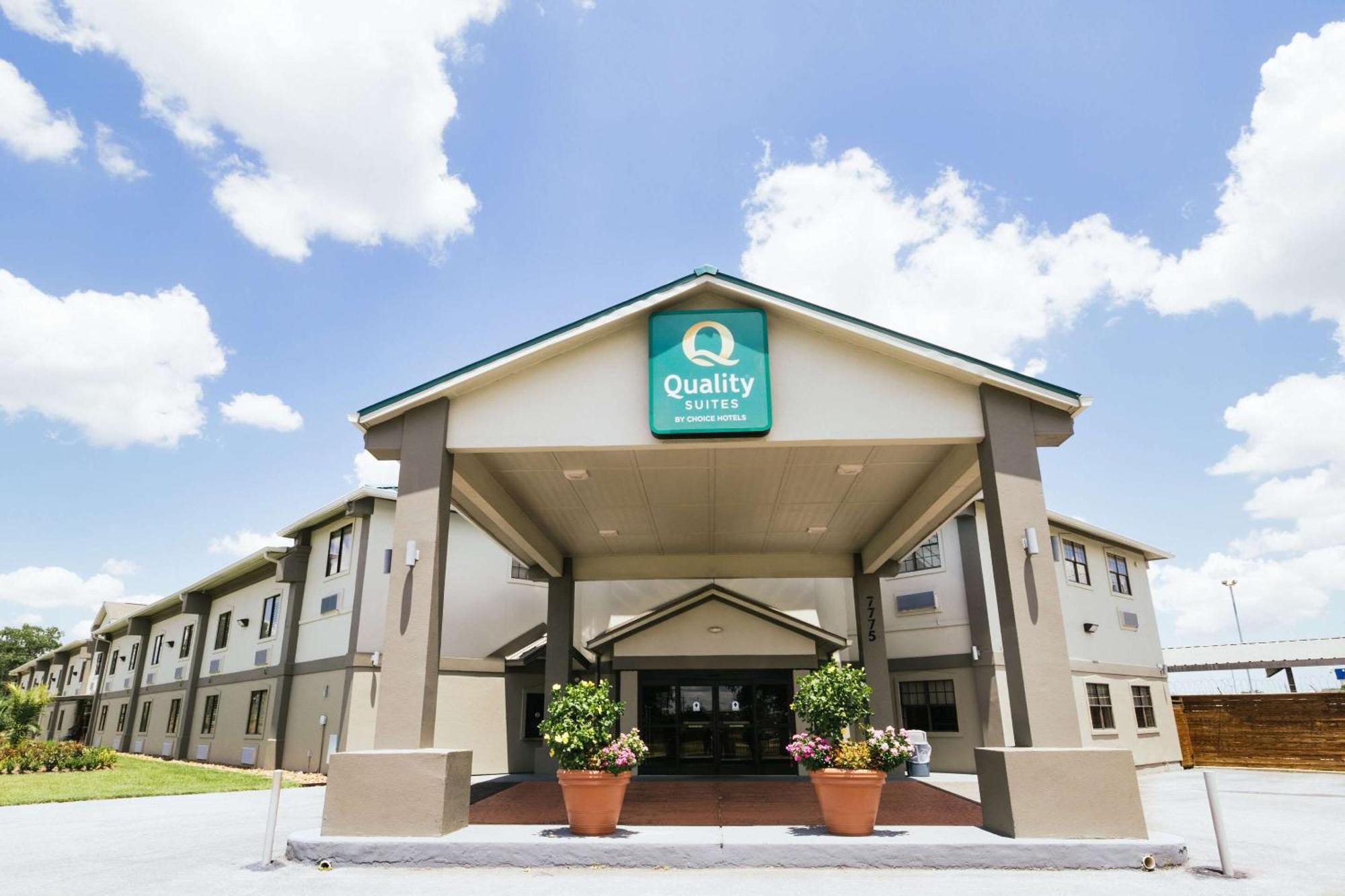 Quality Suites Houston Hobby Airport Экстерьер фото