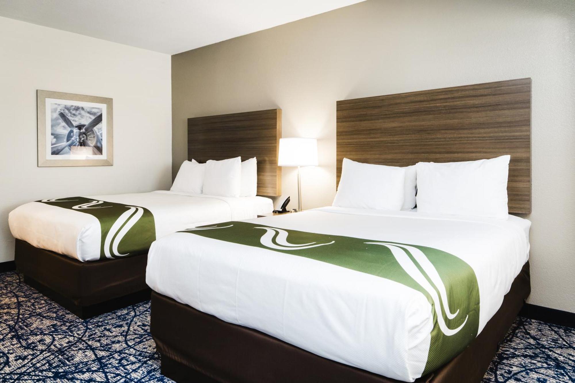 Quality Suites Houston Hobby Airport Экстерьер фото